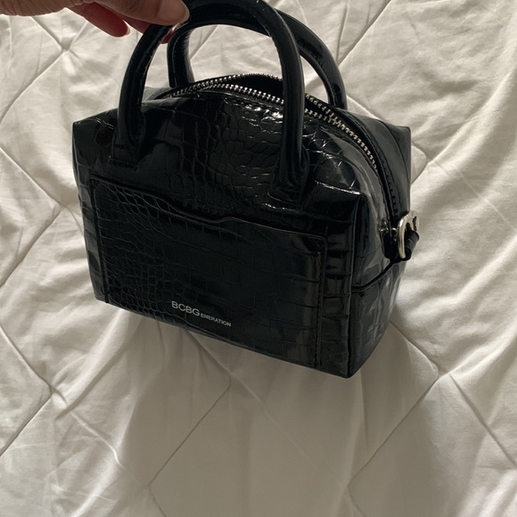 BCBG black crocodile skin handbag - Picture 2 of 7